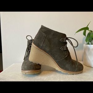 TOMS suede green wedge lace booties sz 7